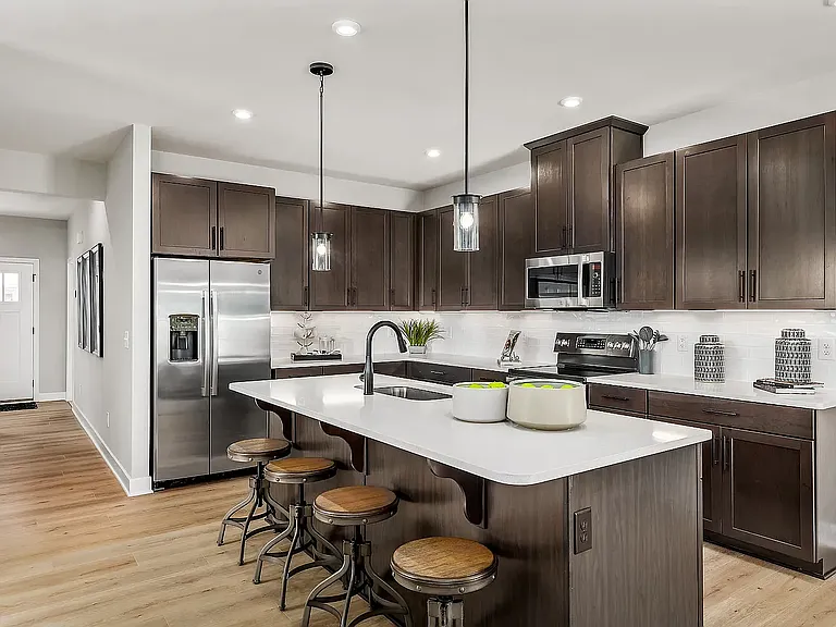 2640 Tisbury Ln — Photo 3