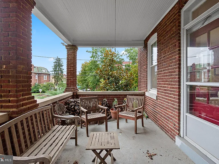 1501 Crittenden St NW — Photo 11