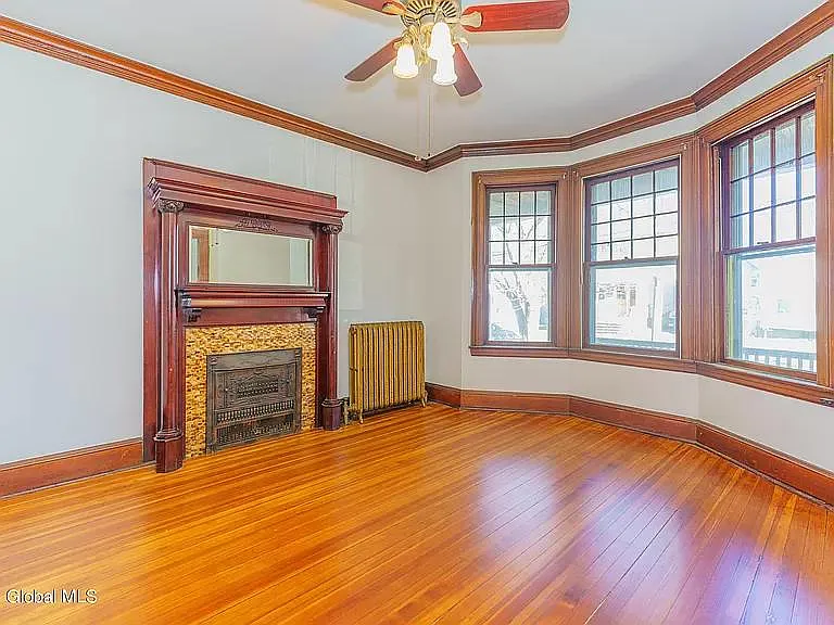 460 Hamilton St — Photo 2