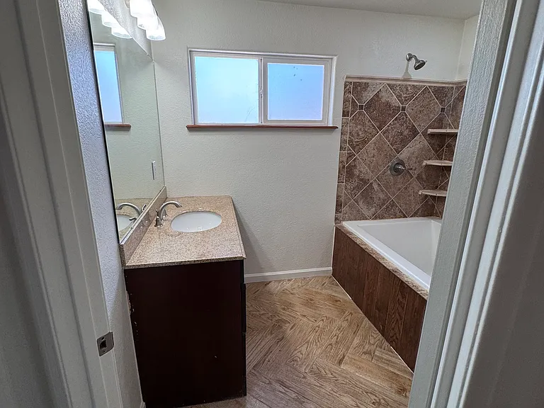 Linda Vista Dr — Photo 3