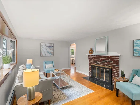 39 Henry St, Winchester, MA 01890
