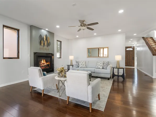 220 Grand Canyon Dr, White Rock, NM 87547