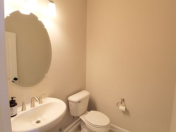 4th image of 3398 Monterey Dr