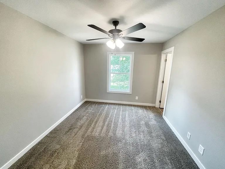 358 Honeycomb Ct — Photo 10