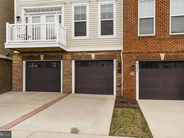 42243 Canary Grass Sq, Aldie, VA 20105