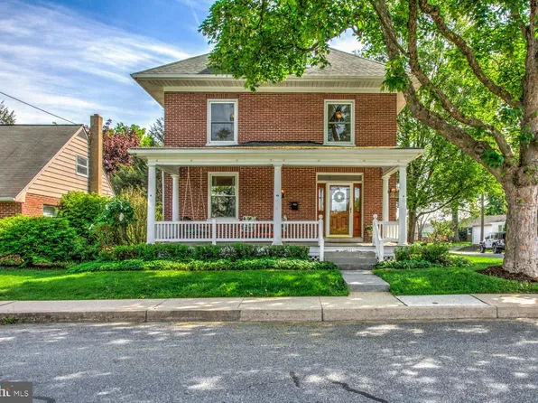 5911 Pine St, East Petersburg, PA 17520