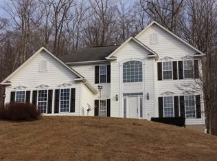 10172 Ada Rd, Marshall, VA 20115