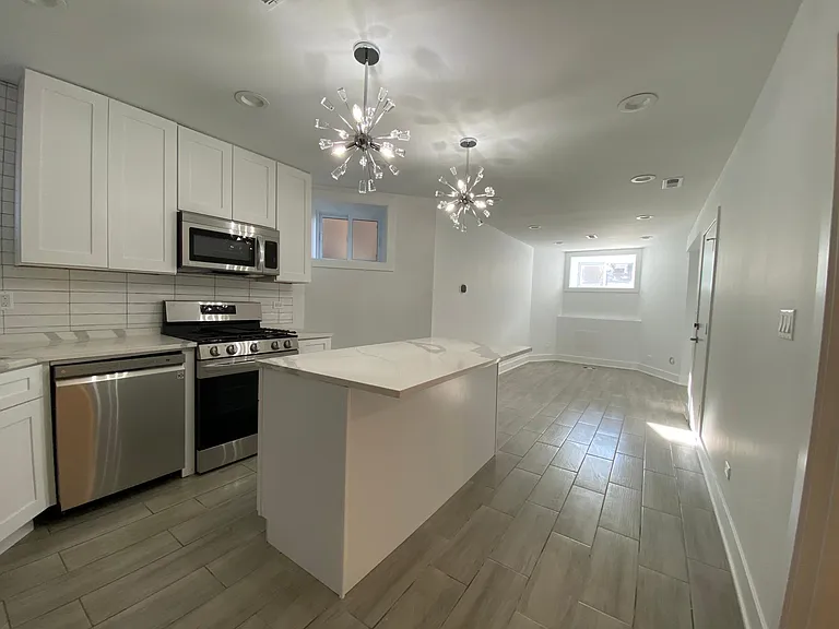 3145 N Ridgeway Ave #G — Photo 3