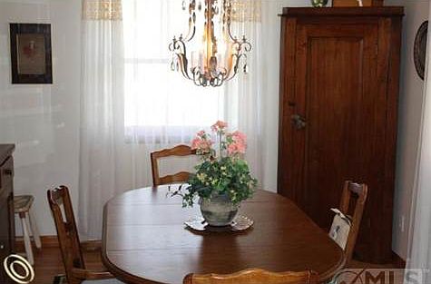 907 Hollis dining room.JPG
