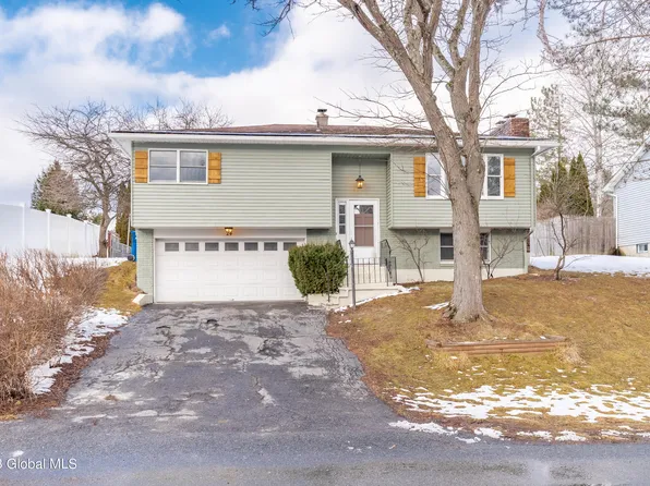 24 Mohican Place, Albany, NY 12208