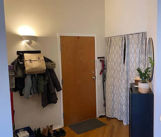 1855 N Oakley Ave #B — Photo 4