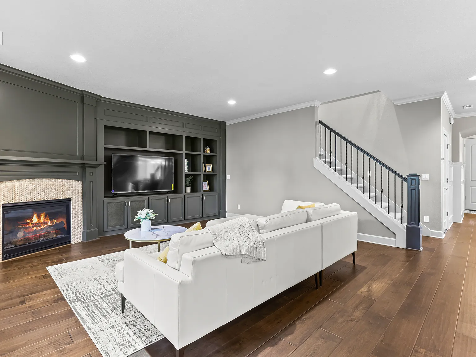 5 bed, 2700 sqft, $7,000 — Photo 3