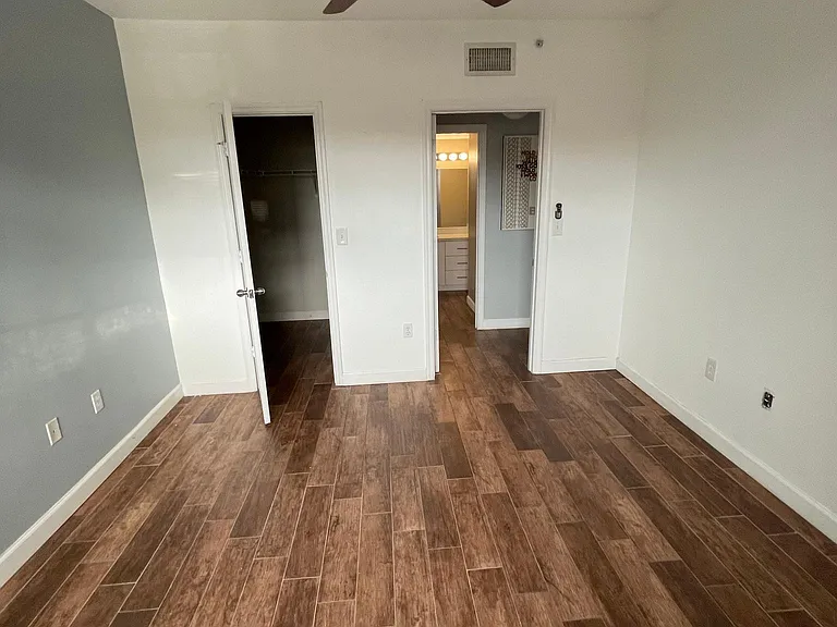 151 SW 117th Ave #205 — Photo 6