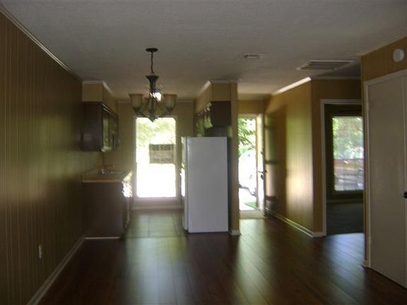 3rd image of 404 Ryder Dr