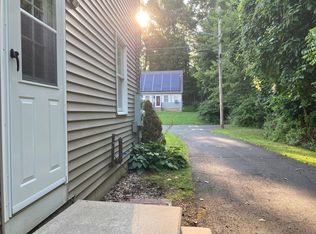 60 Dickerman Ave, Windsor Locks, CT 06096