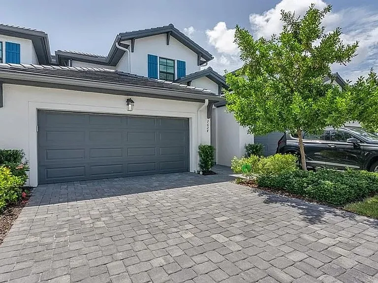 7624 Morgan Way — Photo 2