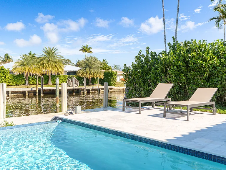 273 Tropic Dr — Photo 28