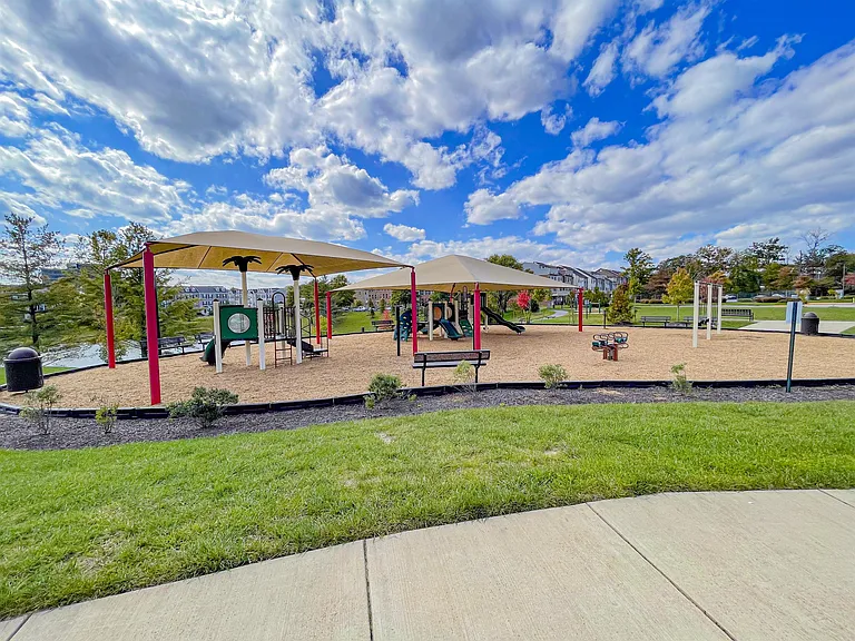 10132 Dorsey Ln — Photo 47