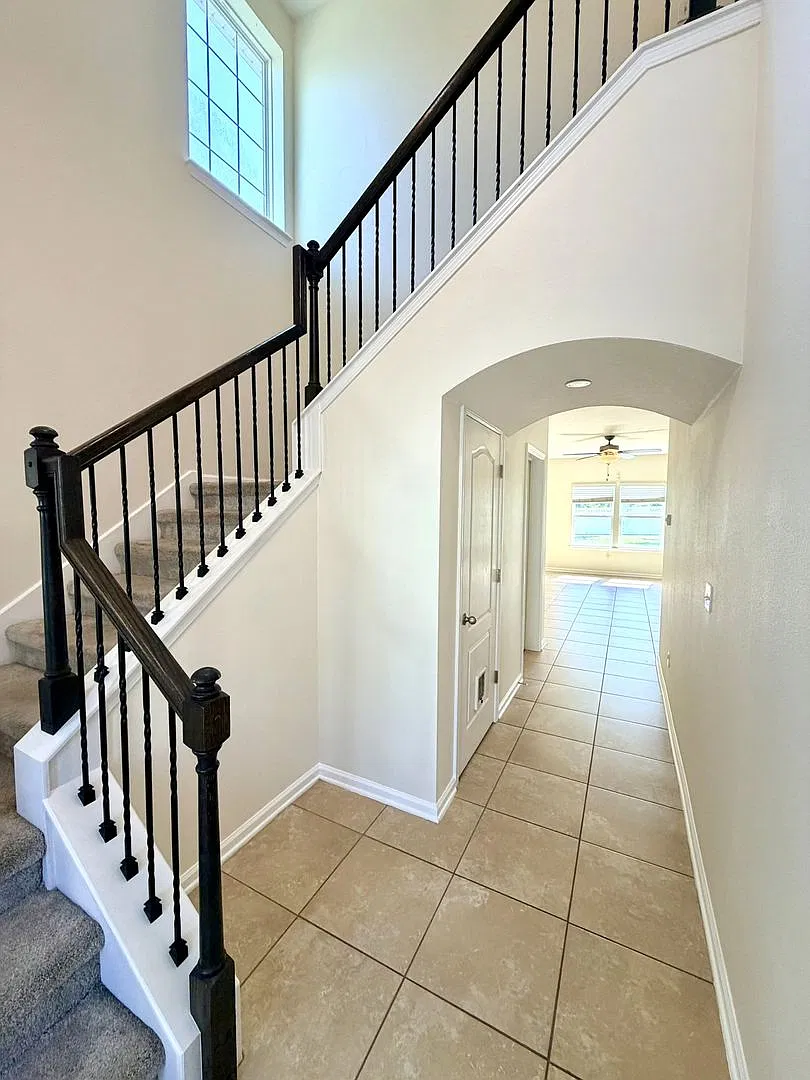 4BR/2.5BA Forest Hammock Luxury Home! — Photo 3