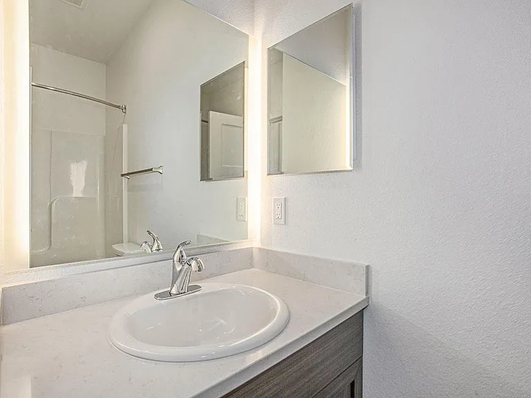 Meadowbrooke Apartment Homes — Photo 41