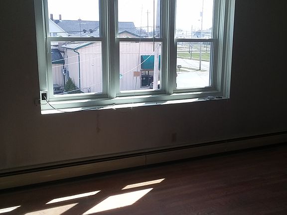 3rd image of 122 Arizona Ave APT 8