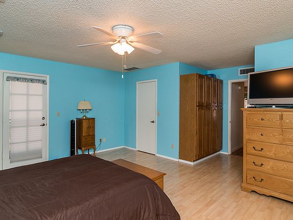 3rd image of 8002 W Windrose Dr