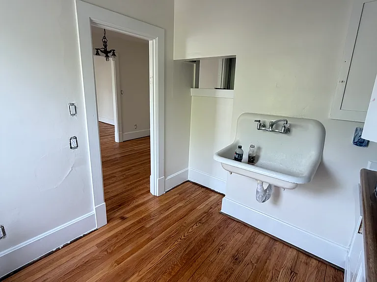 308 N Linn St #4 — Photo 9