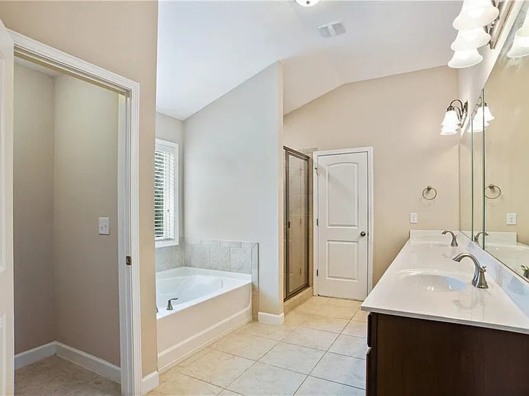 4835 Edgemoore Trce — Photo 33