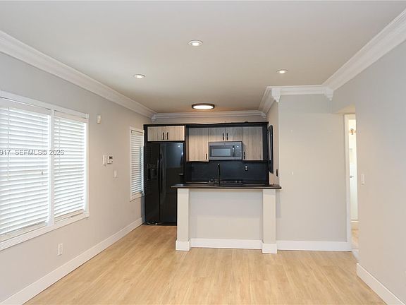 5th image of 3375 Franklin Ave APT B