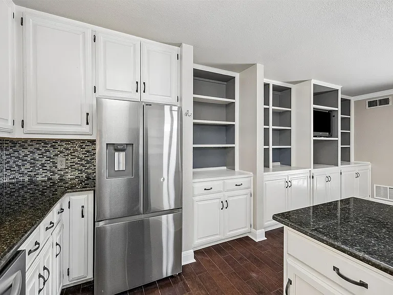 2500 Steck Ave #18 — Photo 13