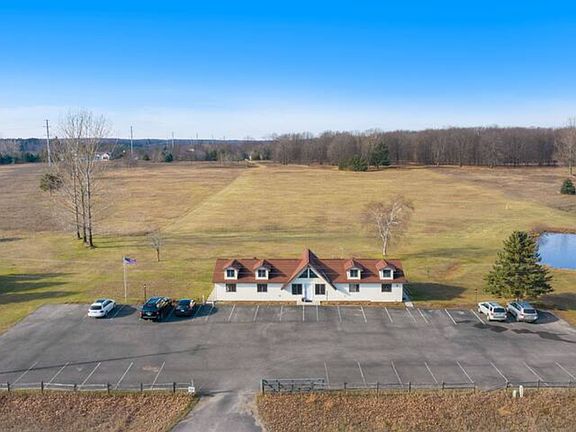 2nd image of 262 N Townline Rd