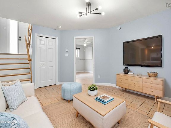 3rd image of 51 Bianca Ct
