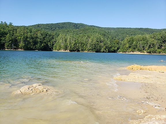 LAKE KEOWEE CLOSE BY