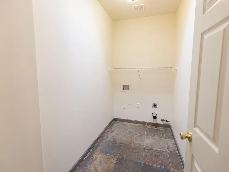 1635 Spruce Ave — Photo 11