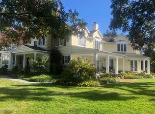 22 Old Club House Rd, Old Greenwich, CT 06870