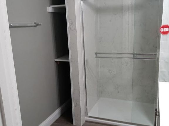 4th image of 2320 N Marine Ave