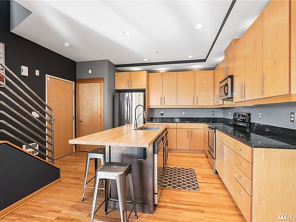 5th image of 2520 Jefferson Ave Unit I