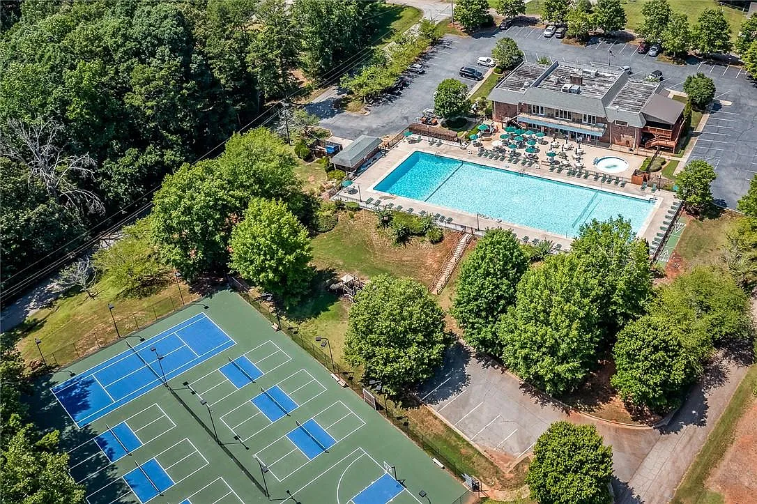 Building Photo - 118 Spartan Dr