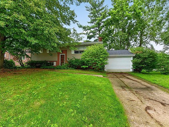 3rd image of 103 Bishop Dr