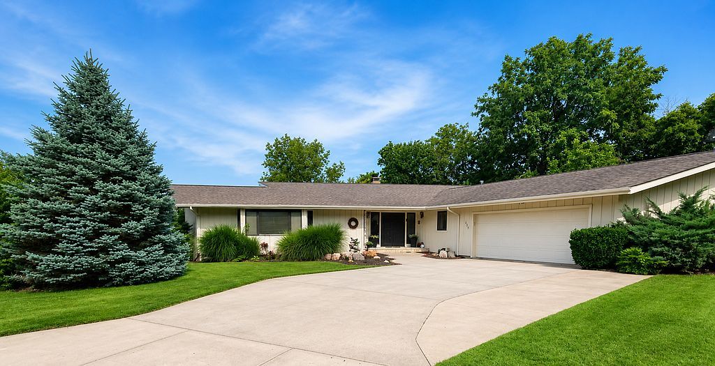 3304 Crystal Dr - Property Image