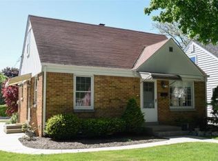 2151 S 106th St, West Allis, WI 53227