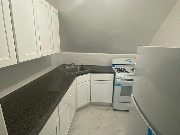 5th image of 211 S 2nd Ave APT 3