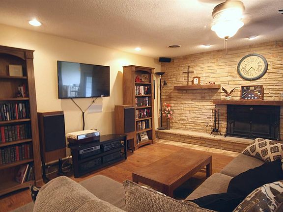 3rd image of 1309 Piedmont Dr
