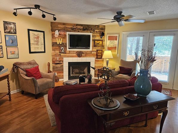 2009 Emery Ln