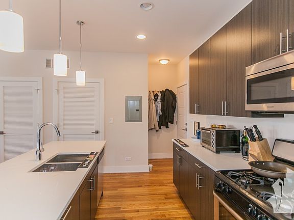 2nd image of 3114 N Southport Ave #2R