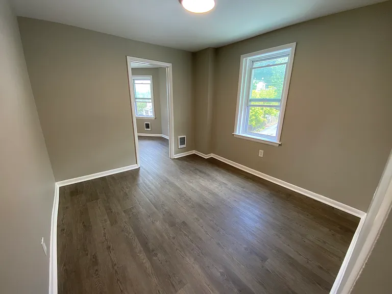 944 Sullivan St #2 — Photo 23