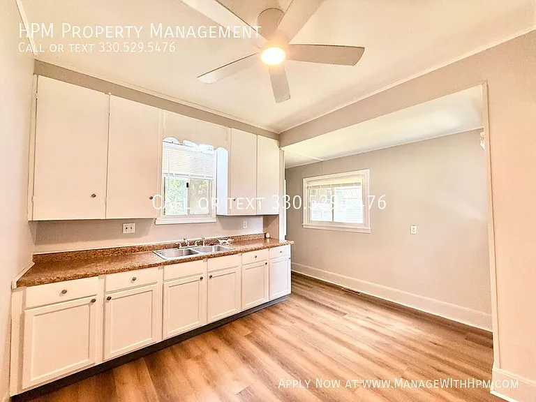 2202 Brownlee Ave NE — Photo 6