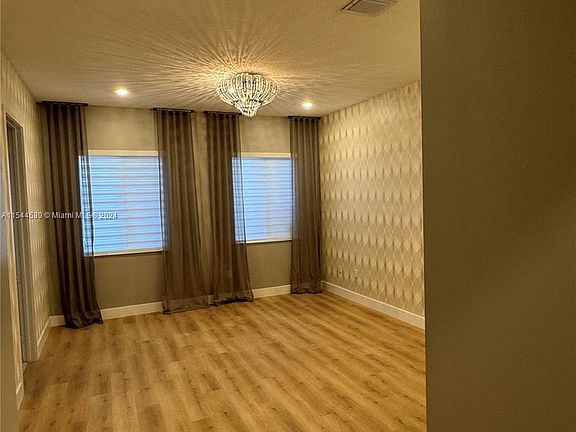 3rd image of 10421 NW 63rd Ter Unit 10421