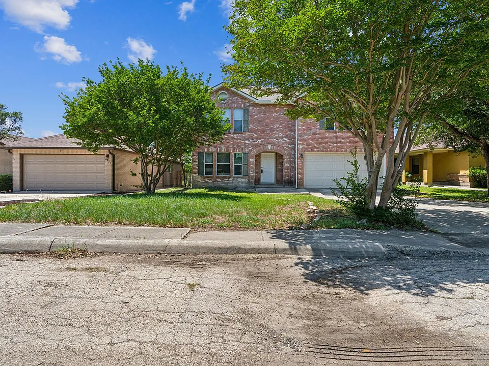 7427 Legend Point Dr