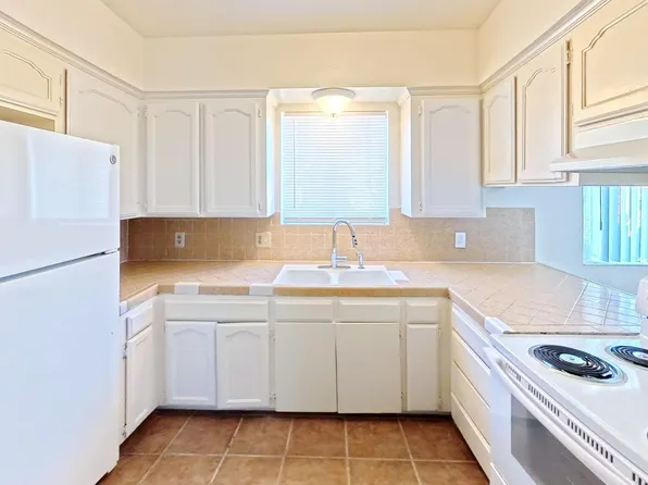 4405 N Dante Ave, Fresno, CA 93722